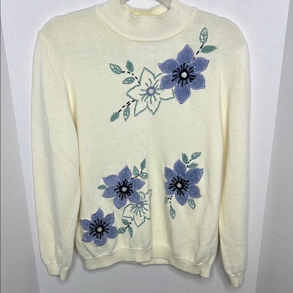 Alfred Dunner Floral Embroidered Embellished Mock Neck Sweater Sz Small - Picture 1 of 5
